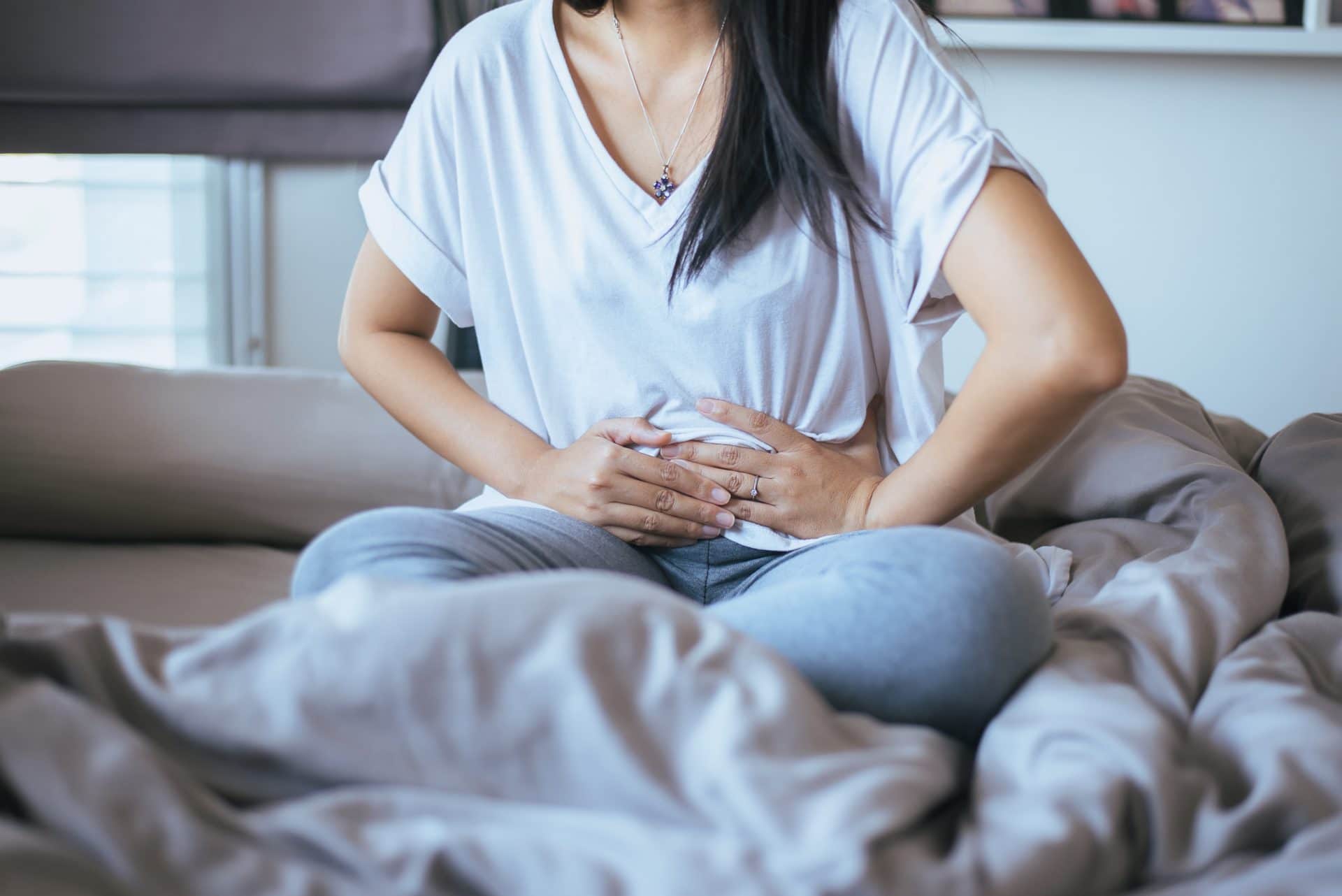 stomach pain causes in women